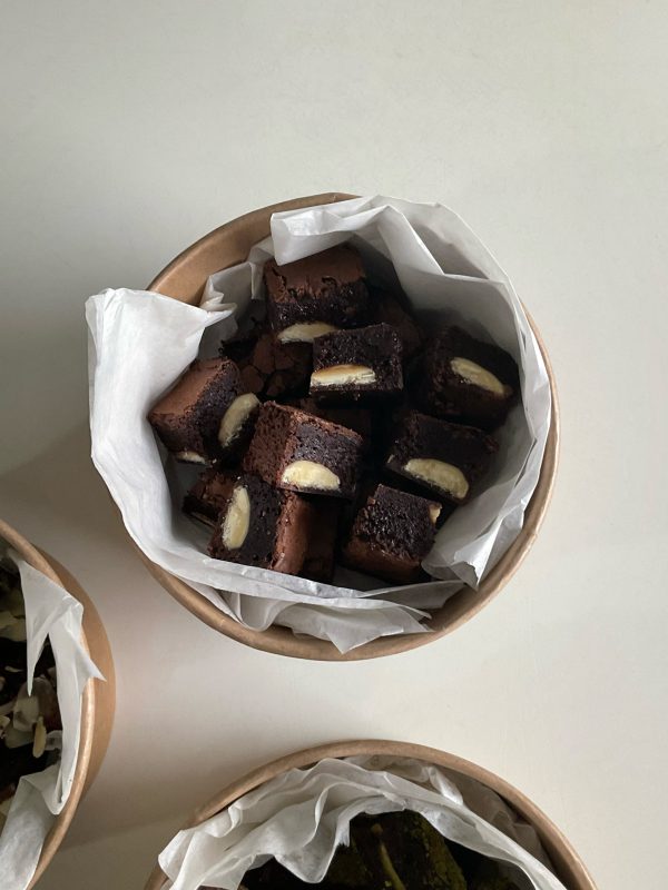 Beyaz Çikolatalı Brownie - Görsel 4
